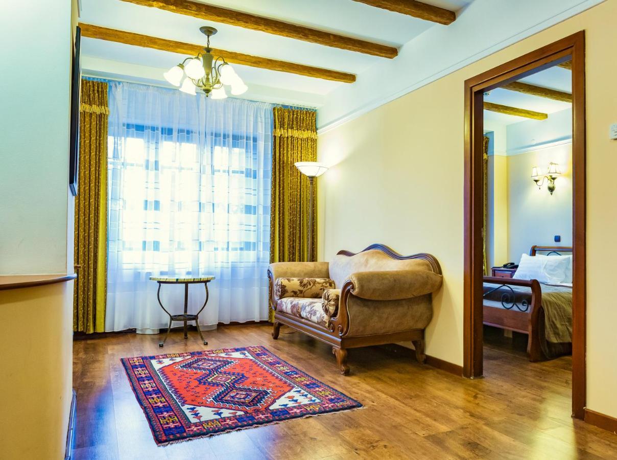 Park Hotel Kokshetau Shchūchīnsk Kültér fotó