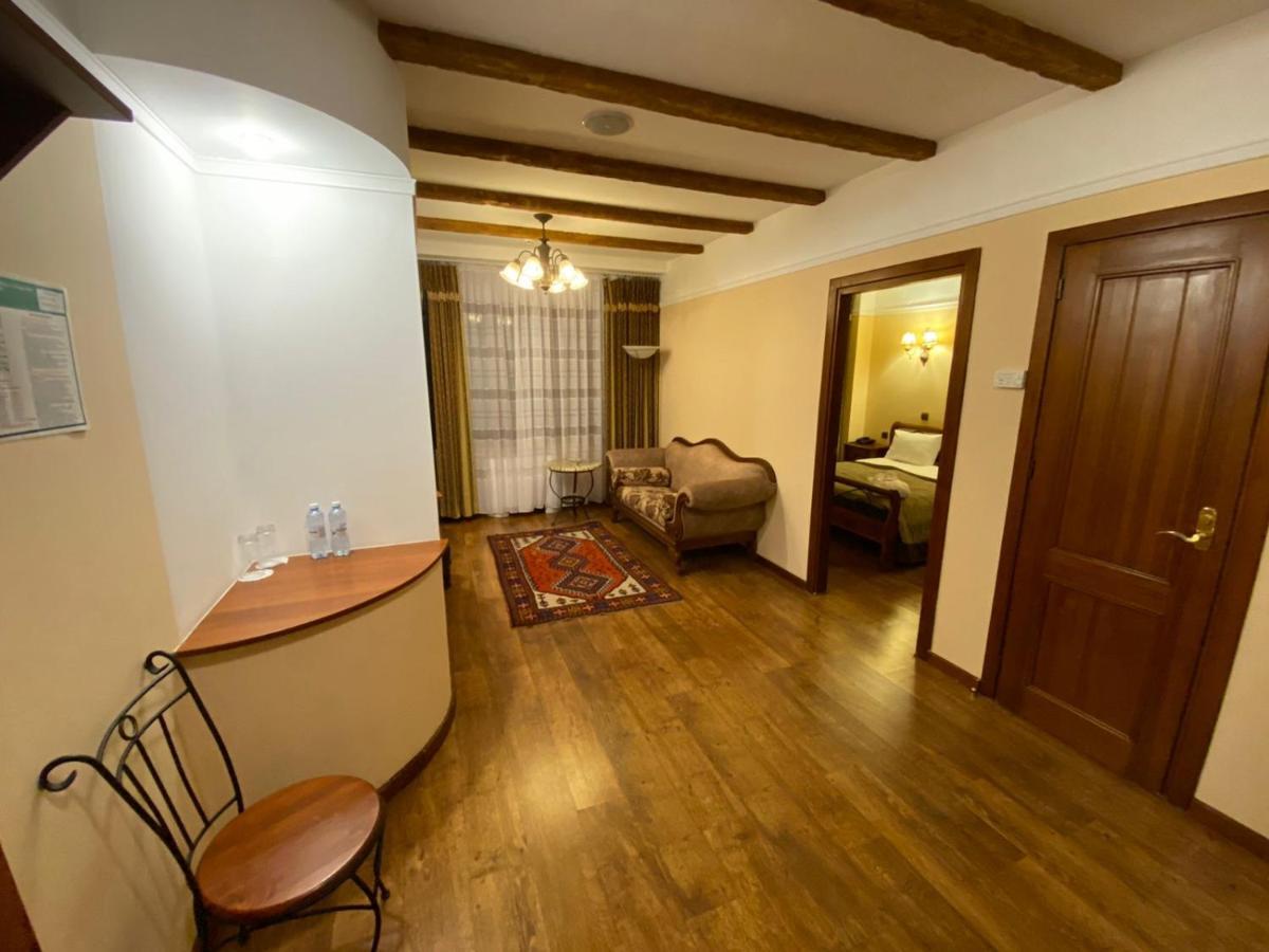Park Hotel Kokshetau Shchūchīnsk Kültér fotó