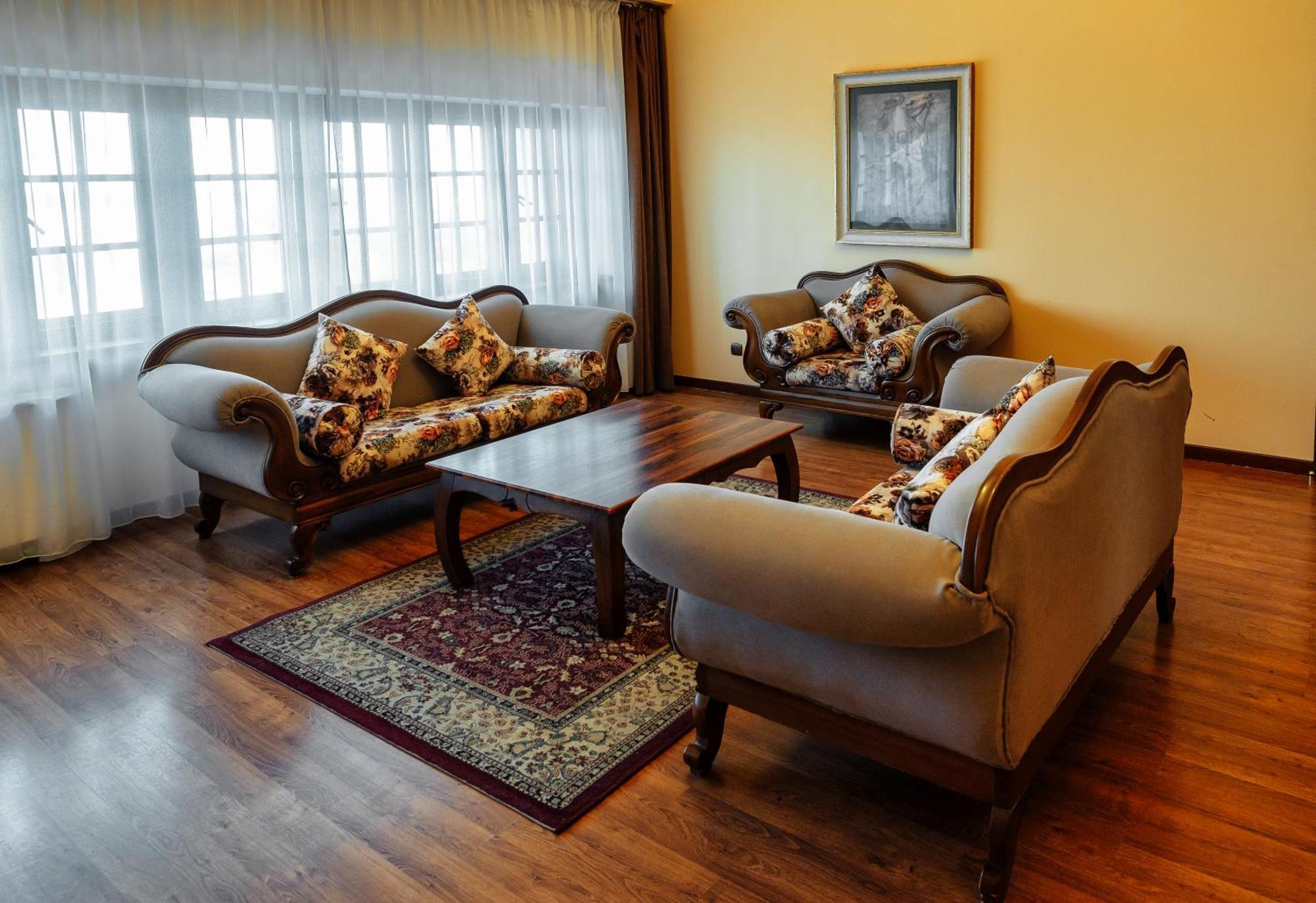 Park Hotel Kokshetau Shchūchīnsk Kültér fotó