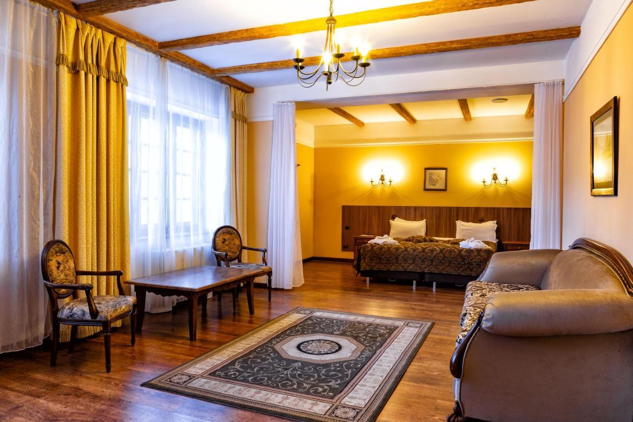 Park Hotel Kokshetau Shchūchīnsk Kültér fotó